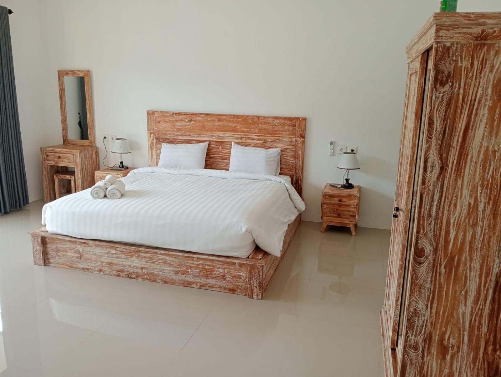 Отель Amed Yudhadewata Экстерьер фото