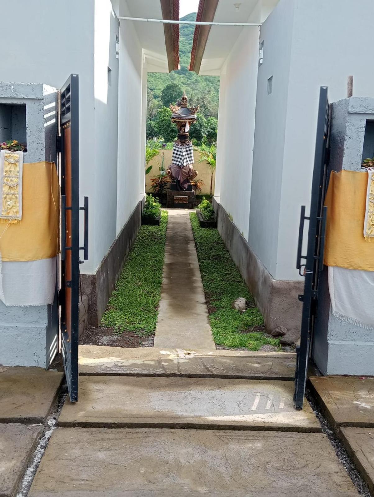 Отель Amed Yudhadewata Экстерьер фото